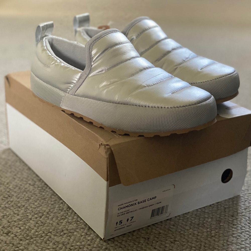BNIB Chamonix Base Camp Cloud Lounger Women’s 7